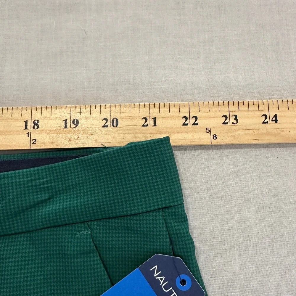 Nautica Mens 42W Shorts Green Performance Slim Fit 8.5 Inseam Preppy‎ New